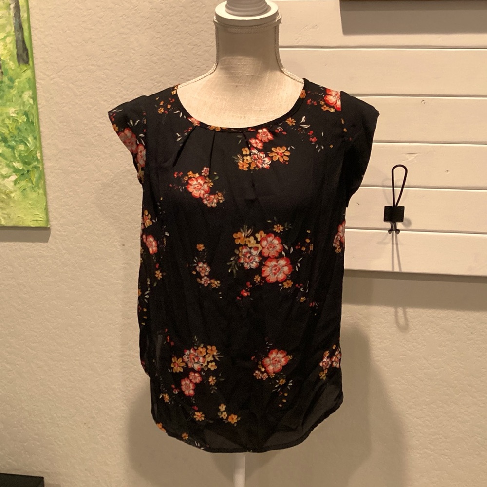 Crescent & Willough Short Sleeve Top